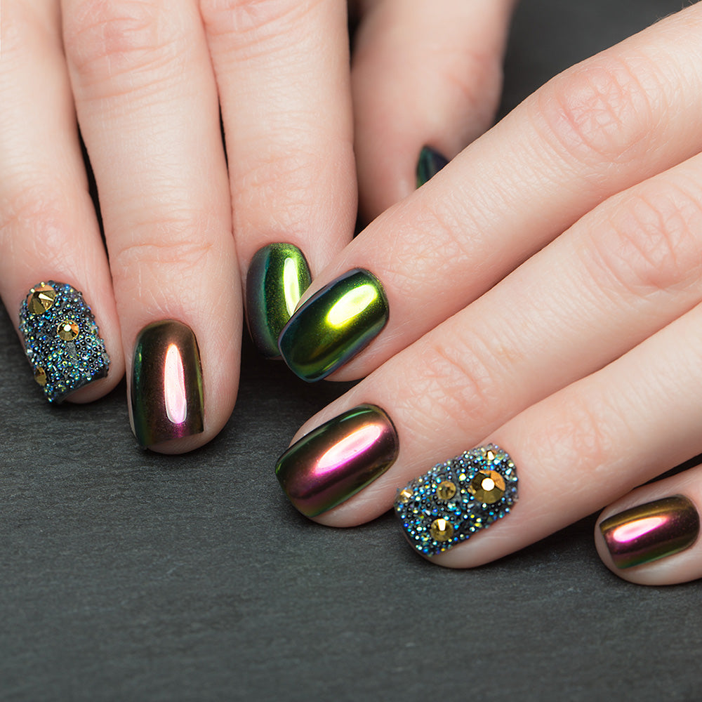 Cat-Eye & Velvet Nails: The Magnetic Manicure Trend Taking Over Fall 2026