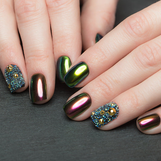 Cat-Eye & Velvet Nails: The Magnetic Manicure Trend Taking Over Fall 2026